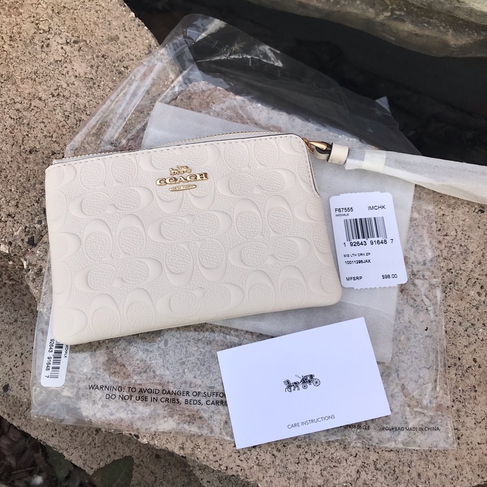 Coach wristlet black color